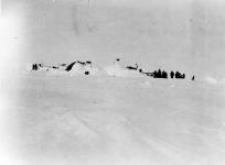[Inuit village on ice near Todd Island]. Original title: Eskimo village on ice near Todd Islands 1926
