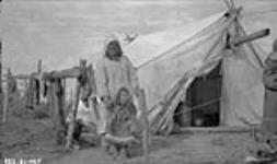 Inuit woman and child June 1921.