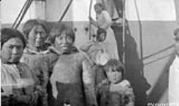 [Inuit women and children on board the "Beothic" at Clyde River]. Original title: Eskimo on board the "Beothic" at Clyde River 1929