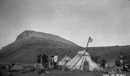 [Inuit and members of expedition at Arctic Bay] Original title: Natives and members of expedition at Arctic Bay 1926