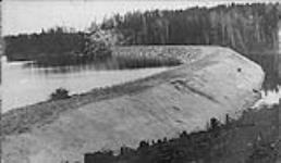 Roadbed, [National] Transcontinental Railway [near Good Lake, Ont., 1908-09] 1908-1909