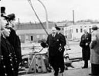 Rt. Hon. W.L. Mackenzie King, Prime Minister of Canada, visiting unidentified ship of the R.C.N 19 Ot. 1940
