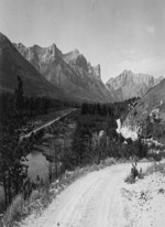 [Banff highway near Canmore, Alta.] [ca. 1923.]