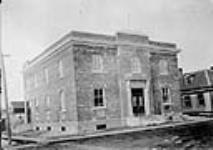 [Federal Building, Gravelbourg, Sask.] [c.a. 1940]