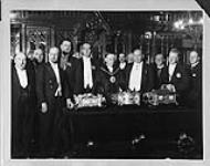 Dominion Prime Ministers receiving the Freedom of the City of Manchester during the Imperial Conference.(L-R):W.S.Monroe,J.G.Coates,Stanley Bruce,the Lord Mayor ofManchester,Mackenzie King,W.H.Measures,W.T.Cosgrave 5 Nov 1926