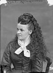 Portrait de Mademoiselle Lockwood (avec les cheveux longs et bouclés) 
 July 1875