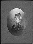 Portrait of Elizabeth Simpson Drummond by Topley ca. 1905.