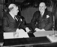 Rt. Hon. W.L. Mackenzie King and Hon. Mitchell F. Hepburn in Mr. Hepburn's office 1934.