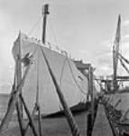 Au chantier naval de Pictou, installation de la superstructure sur le navire de charge « S.S. Victoria Park » presque terminé janv. 1943