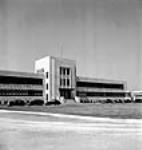 Vue des bureaux et des bâtiments de l'usine de la société Victory Aircraft Ltd July 1943