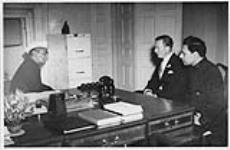 Escott Reid presenting credentials as High Commissioner for Canada to India November 1952