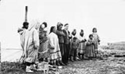 Unidentified group of Inuit ca. 1930-1943