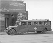White Star Transit Co. Toronto-Hamilton bus at Sunnyside waiting room 1900-1925