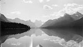 Scenic photo of Maligne Lake [1924].