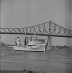 [HMCS Protecteur under Jacques Cartier Bridge] n.d.