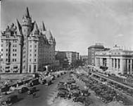 Chateau Laurier and Union Station 1934.