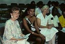 Désirée Anselm, Miss Caripeg (au centre), et Maureen Hemphill (à droite) - Concours du roi et de la reine du carnaval - Carnaval Caripeg 11 août 1989