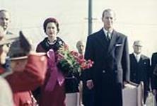 Sa Majesté la Reine Elizabeth II et Son Altesse Royale le prince Philip lors de leur visite royale, Ottawa 15 octobre 1957.