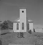 Sandy Cove, Nova Scotia. Unidentified Groups Leaving Church [entre 1939-1951]