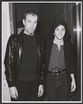 David Roberts en compagnie de George Carlin à Vancouver [between 1980-1982].