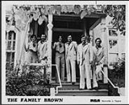 Press portrait of the group The Family Brown. RCA Records and Tapes [entre 1972-1977].