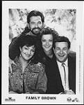 Portrait de presse du groupe Family Brown. BMG / RCA Music Canada Inc [between 1987-1990].