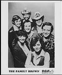 Portrait de presse du groupe The Family Brown. RCA Records and Cassettes [entre 1978-1983].