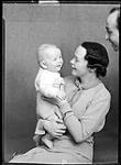 Bremner, Mrs. H. with Bryan (baby) 25 février 1936