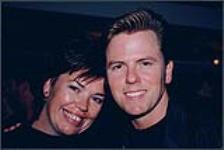Close-up snapshot of Universal's Sue McCallum and Jason McCoy [entre 1990-2000]