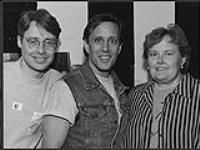 Charlie Major avec Mike Wiley et sa mère au HMV 333 [entre 1993-2000]