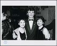 John McDermott, Susan Aglukark et une femme non identifiée [between 1995-2000].