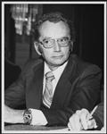Ronald P. Gardner, vice-président, fabrication [entre 1969-1975].