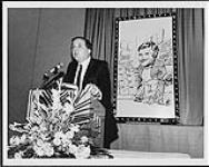Stan Kulin, of WEA, giving a speech [entre 1983-1990].