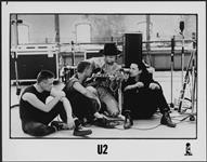 U2 (Photographie publicitaire d'Island Records) [between 1987-1988].