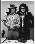 Ted Daigle, de CKBY FM, avec Bob Van Dyke [ca 1978].