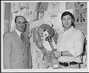 John Watson d'Ackland's Record Division, « Biff, the Purple Friendly Bear » et Jack Fox de CFAC [entre 1969-1975].