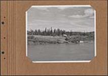 [First Nations cabin at Minto on Yukon River] Original title: Indian cabin at Minto on Lewes River ca. 1950-1960.