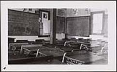 Vue sud-ouest de la classe de première année au rez-de-chaussée, Pensionnat indien d¿Ermineskin, Hobbema (Alberta), 3 juin 1938