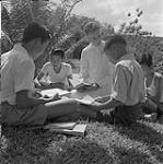 Frère Emanuel avec des élèves 1957