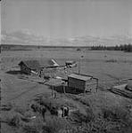 Le Home Ranch de Pan Phillips, à 200 miles à l'est de Quesnel, au-delà des montagnes Itcha, au nord d'Anahim Lake octobre 1956