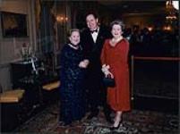 Raymond Chrétien, Madeleine Albright, secrétaire d'État américaine, et Kay Chrétien Décembre 2000