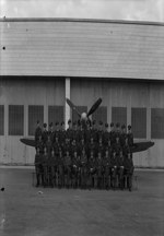 [Group photo of the students of Course 24, Bagotville Air Force Base] 28 April 1944