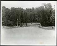 [Road construction at entrance of Rockcliffe Park] [1927-1932].