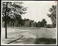 [Traffic roundabout at Island Park Drive and Richmond Road] [1927-1932].