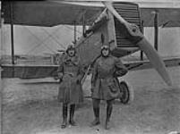 [Aircrew with D.H. 9A aircraft of the R.A.F., Hounslow, Mddx., 1919.] 1914-1919