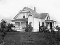 W.C. Lochwood's Residence ca. 1900-1910