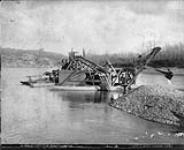Brindley's Gold dredge, Saskatchewan River, Edmonton, [Alta.] n.d.