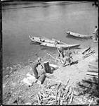 [Salvaging of logs, Gatineau Point, P.Q.] [1932]