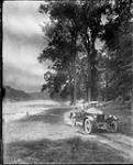 [Scripps-Booth automobile in Springbank Park, London, Ont. c. 1900-1920] 1900-1920