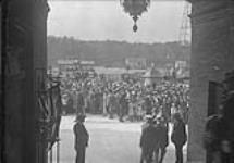 (Sunnyside) (Opening Bathing Pavilion) View of crowd from interior. (Toronto, Ont.) June 28, 1922
